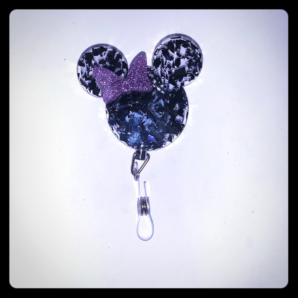 Minnie Mouse badge reel